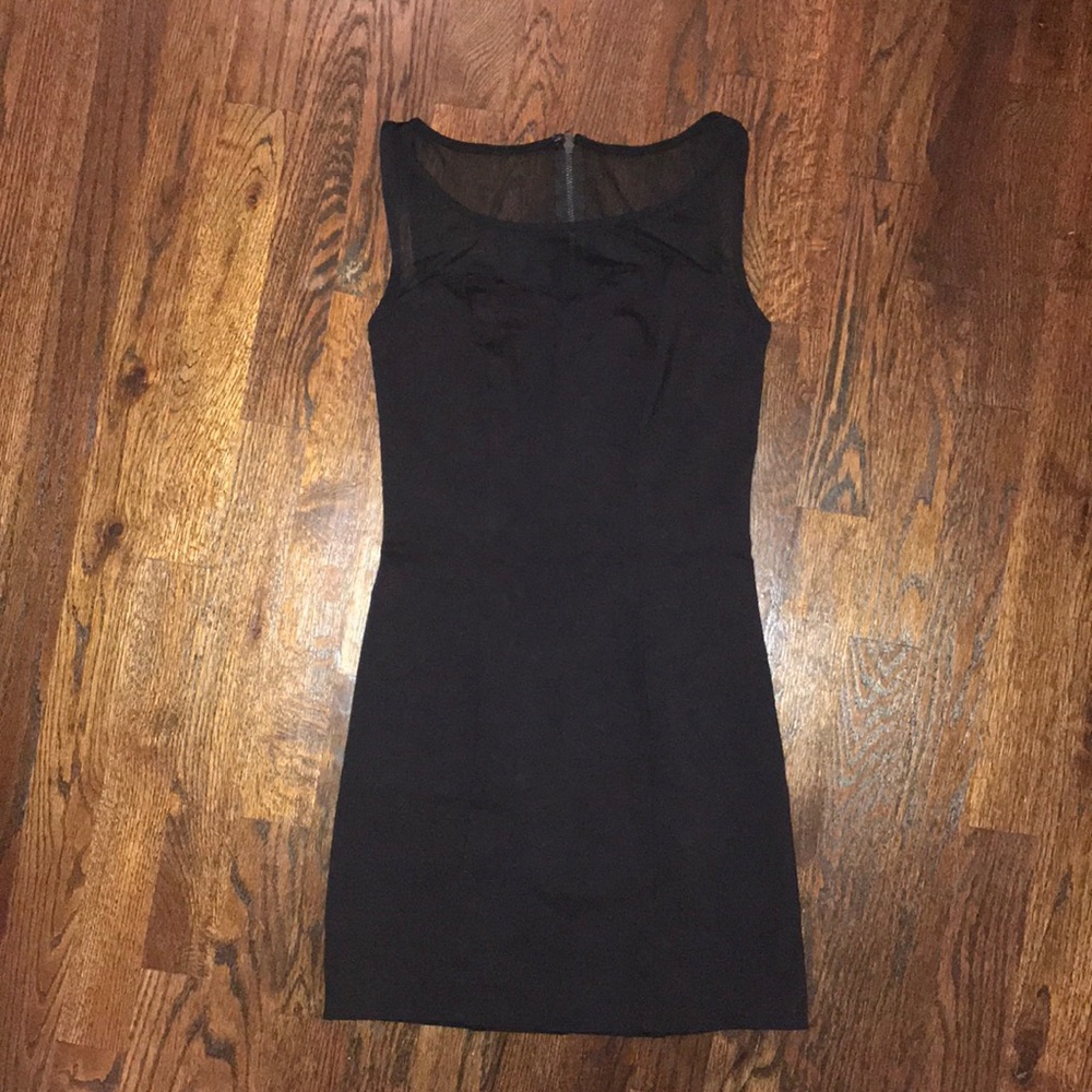 LITTLE BLACK GUESS DRESS - Picture 2 of 7